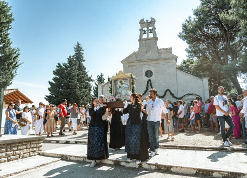 Katolici danas slave blagdan Uznesenja Blažene Djevice Marije