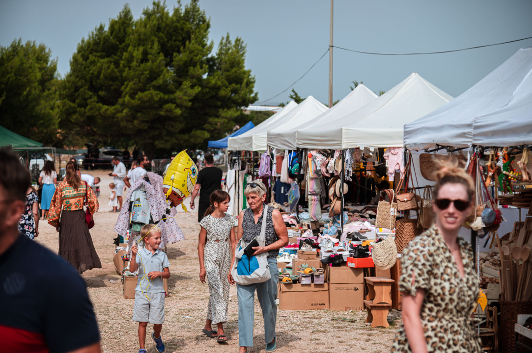 FOTO Blagdan Velike Gospe u Vrpolju: Brojni vjernici okupili su se jutros na svečanom misnom slavlju