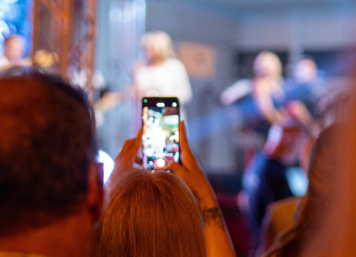 Fotografija 15 - Skitnica i ostali hitovi odjekivali vodičkom rivom: Nezaboravna večer s Jasnom Zlokić
