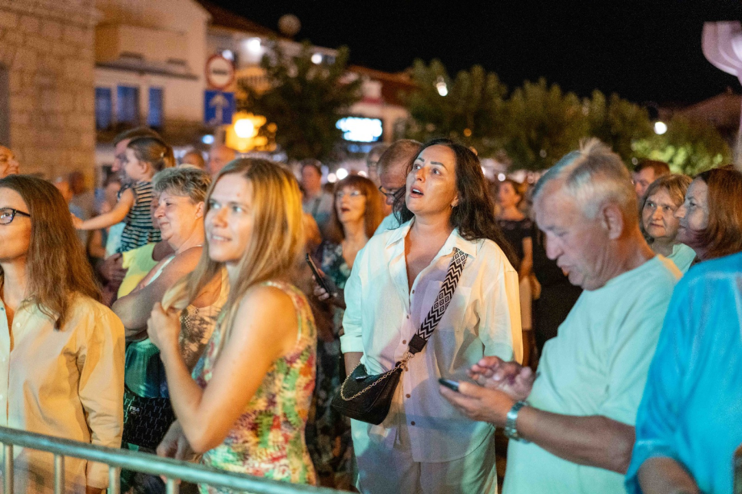 Skitnica i ostali hitovi odjekivali vodičkom rivom: Nezaboravna večer s Jasnom Zlokić