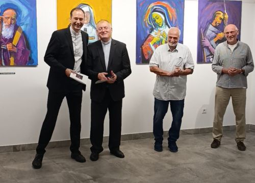 Fotografija 7 - Izložba portreta hrvatskih svetaca i blaženika otvorena u galeriji Sv. Nikola Tavelić