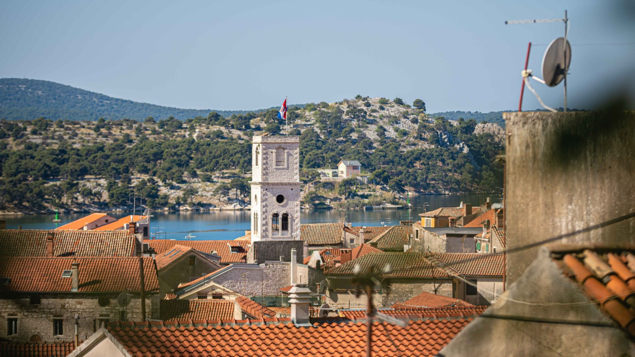 Pretežno sunčano, navečer moguća kiša