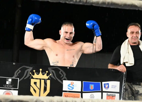 Fotografija 9 - FOTO Stipe Verović nokautirao protivnika u Maloj Buni: 'Hvala dragom Bogu, organizatoru, mom timu, djevojci i sponzorima'