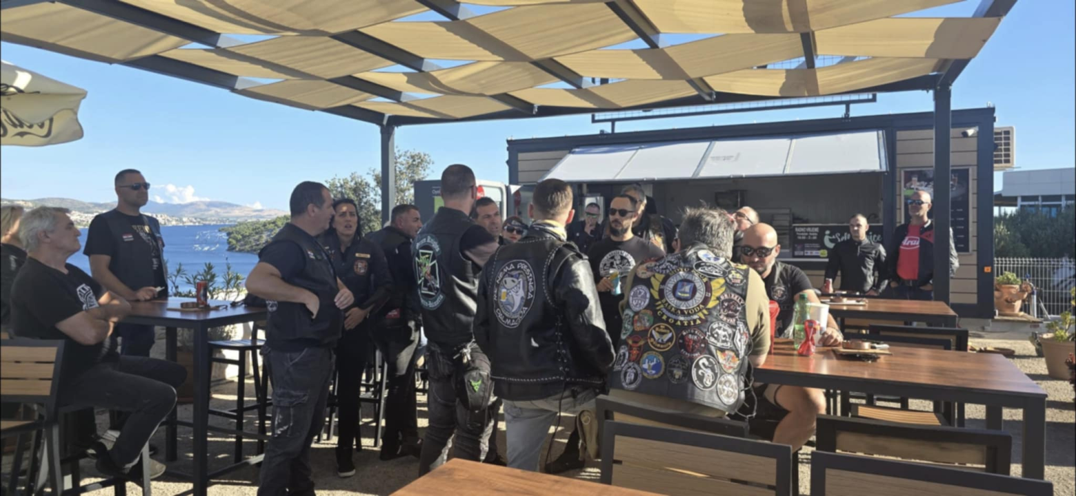 Šibenski bajkeri prosvjedovali na naplatnim kućicama: 'Želimo sigurnije ceste za sve motocikliste'