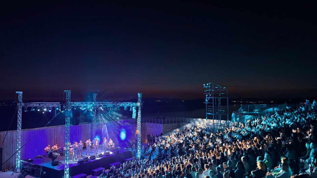 Tomislav Bralić i klapa Intrade oduševili šibensku publiku na Tvrđavi sv. Mihovila