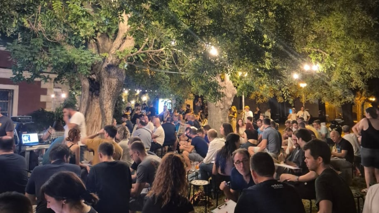 Ljetnu kviz sezonu u Azimutu večeras zatvaraju Matea Junaković i Rita Vuković