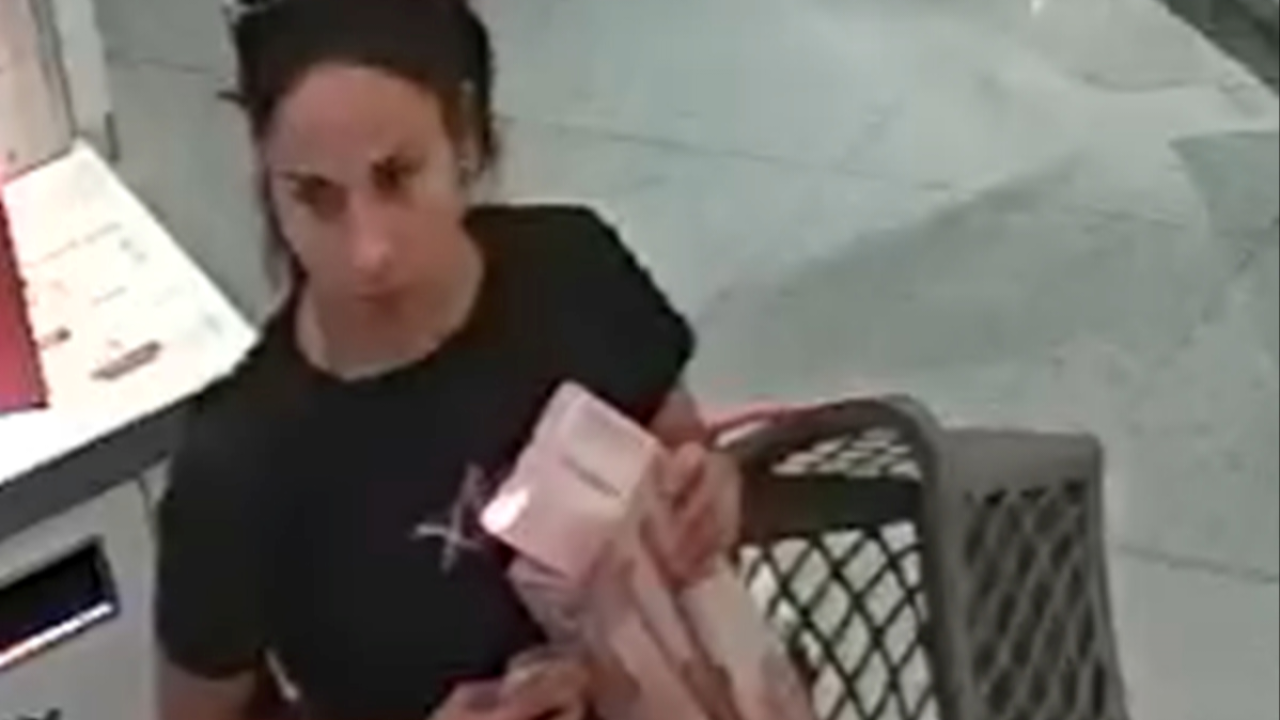 Prepoznajete li ženu s fotografije? Traži je policija zbog krađe