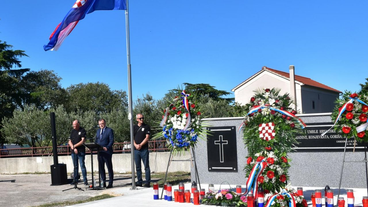 U Konjevratima svečano otvoren Spomenik poginulim braniteljima
