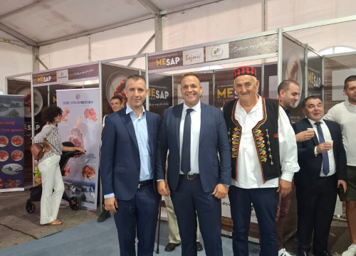 Fotografija 1 - Grad Drniš u Cetinju sudjeluje na 4. Međunarodnom sajmu pršuta