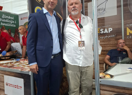 Fotografija 5 - Grad Drniš u Cetinju sudjeluje na 4. Međunarodnom sajmu pršuta