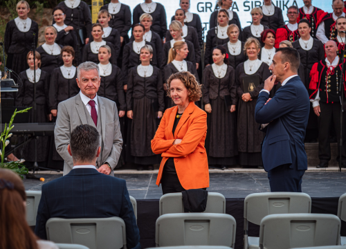Fotografija 5 - FOTO Franka Baranović Nagradu Grada Šibenika posvetila majci: 'Šibenik je utkan u moje gene i ovo je za mene posebna čast'
