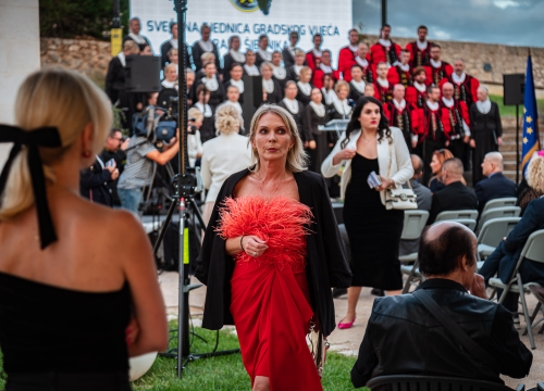 Fotografija 22 - FOTO Franka Baranović Nagradu Grada Šibenika posvetila majci: 'Šibenik je utkan u moje gene i ovo je za mene posebna čast'