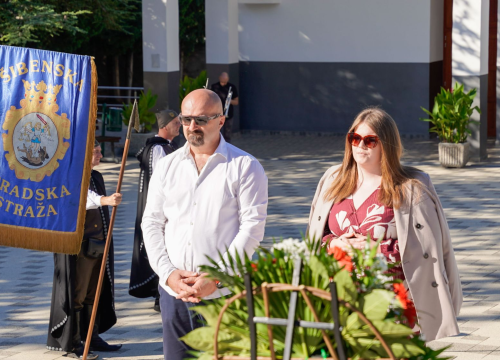 Fotografija 6 - Povodom Dana Grada i blagdana sv. Mihovila na Kvanju položeni vijenci