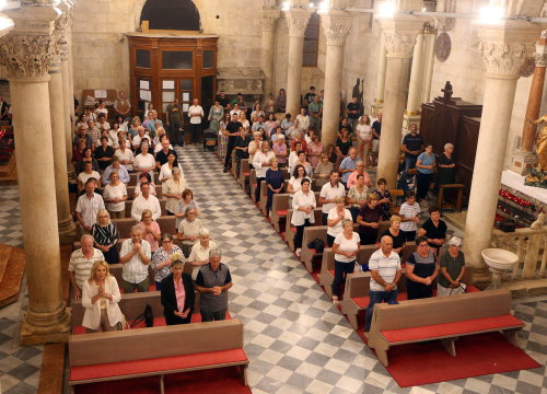 Misa u katedrali okupila vjernike angažirane oko trajnog euharistijskog klanjanja