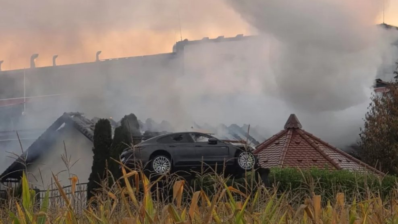 Gore skupocjeni automobili u požaru kod Požege