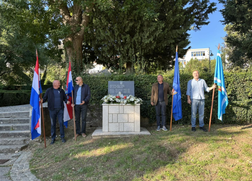 Odana počast poginulim hrvatskim braniteljima i policajcima u Drnišu