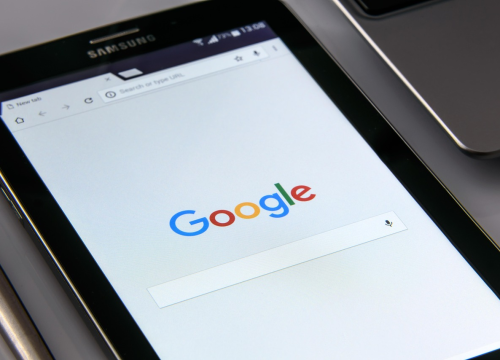 Google osluškuje i snima sve što pričate. Evo kako isključiti tu opciju