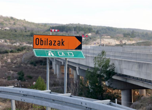 Vjetar otežava promet, u prekidu i brodske linije