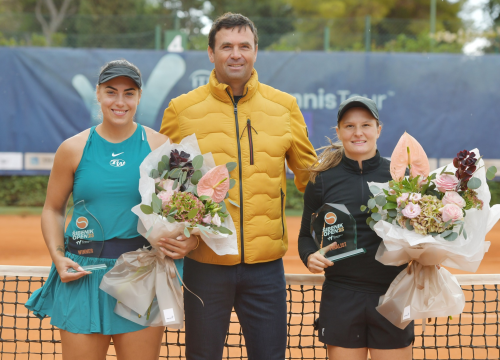 Fotografija 1 - FOTO Nasmijana Ana Konjuh osvojila Šibenik