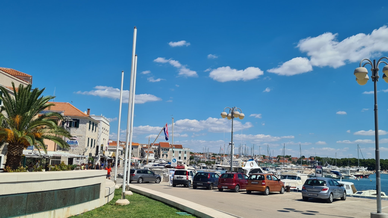 Ukradene parking rampe u Vodicama