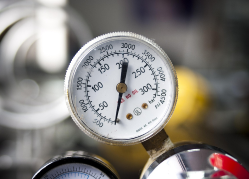 Lopov s benzinske u Šibeniku ukrao manometar za zrak