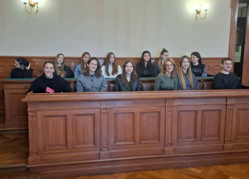Fotografija 7 - Gimnazijalci na sudu u Šibeniku: Izvannastavna aktivnost povodom Europskog dana pravosuđa