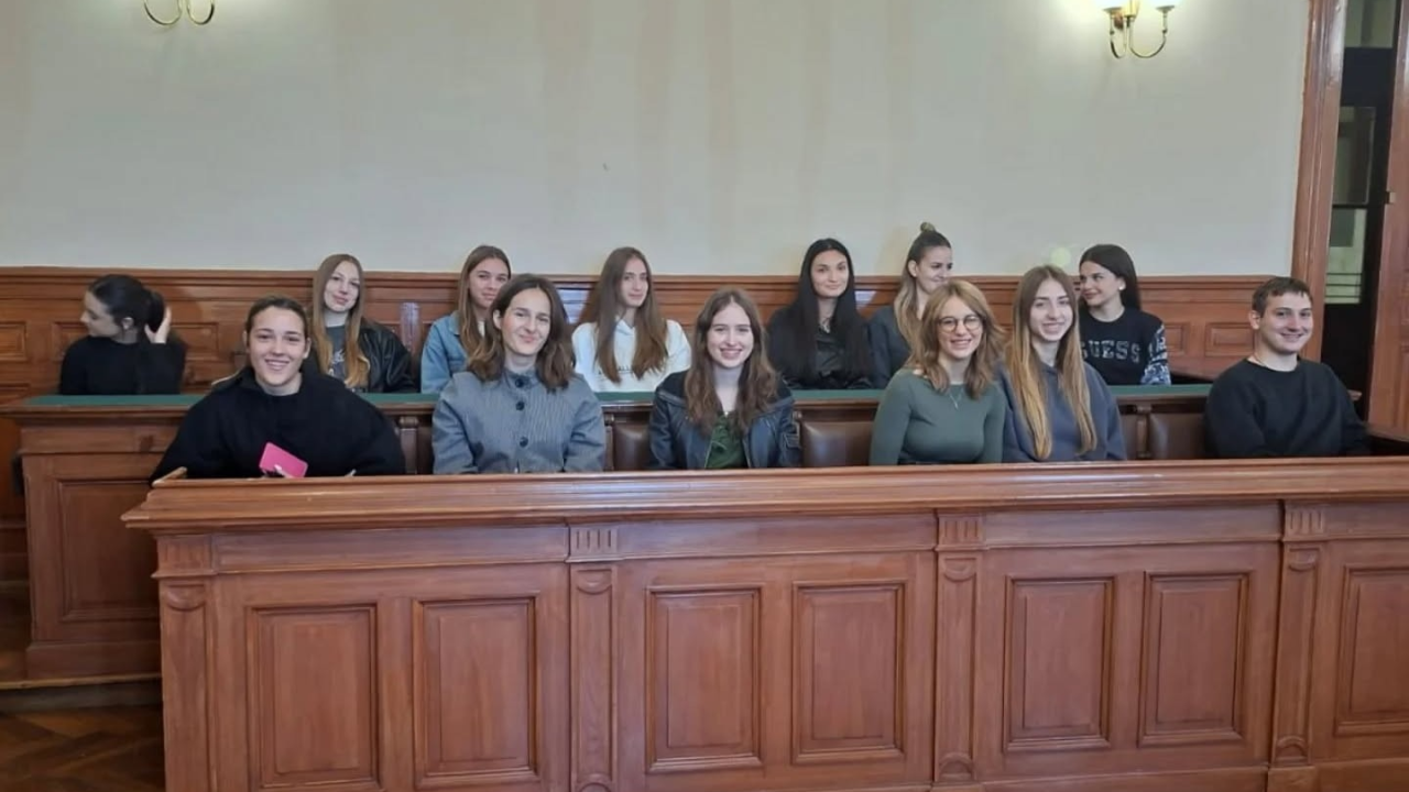 Gimnazijalci na sudu u Šibeniku: Izvannastavna aktivnost povodom Europskog dana pravosuđa