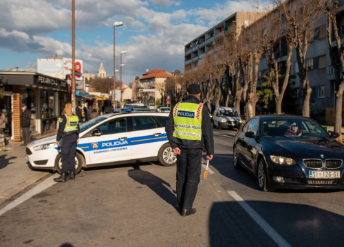 Upozorenje odvjetnika: 'Kada vas zaustavi policija nikada im nemojte odgovarati na ovo pitanje'