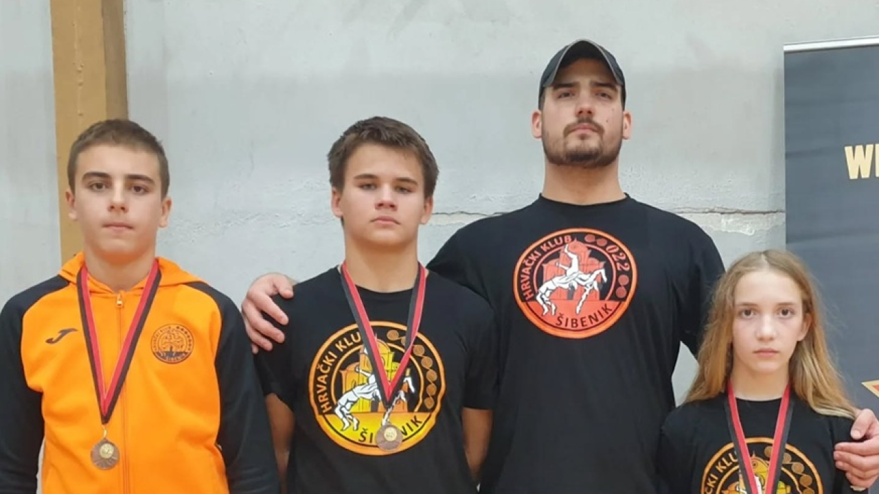 Hrvačima Šibenika dvije medalje s Prvenstva Hrvatske te tri s tuzlanskog turnira