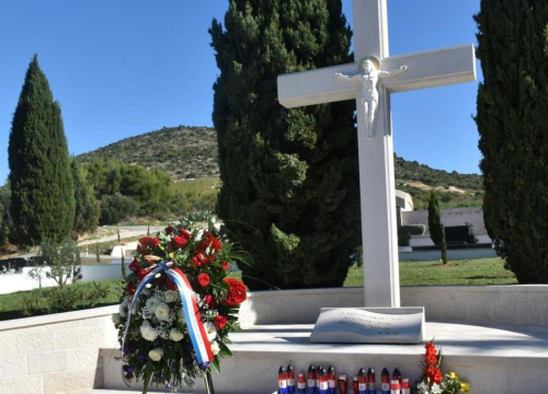 Misa zadušnice za sve hrvatske branitelje i civilne žrtve iz Domovinskog rata u petak u Šibeniku