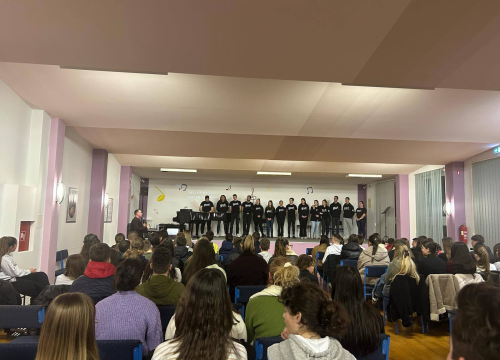 Fotografija 5 - U Drniškoj Gospi od Ružarija održana duhovna obnova za mlade i roditelje