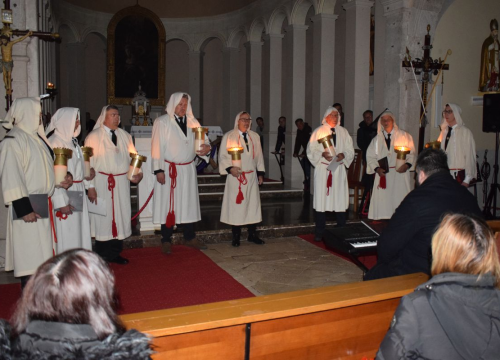 Fotografija 32 - U Primoštenu izveden oratorij 'Za križen'