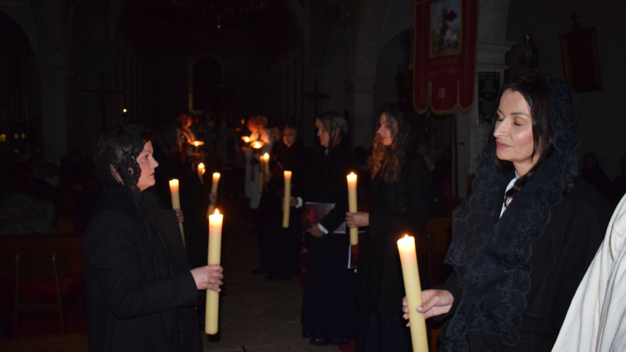 U Primoštenu izveden oratorij 'Za križen': 'Bilo je ovo jedno putovanje u dubinu svakog od nas'