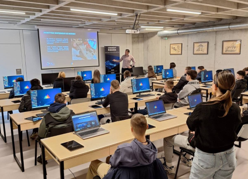 Fotografija 6 - Kninski osnovnoškolci uronili u svijet novih tehnologija