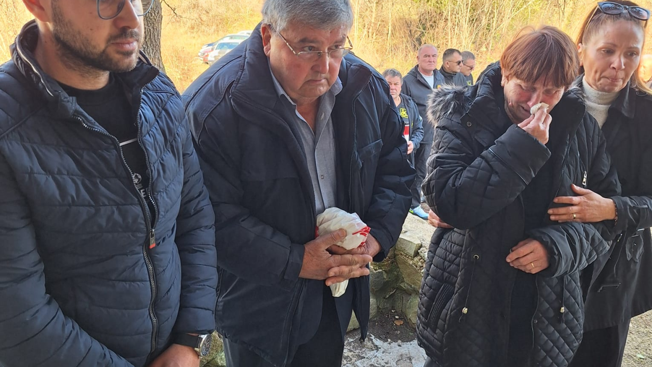 Obitelj i suborci odali počast hrvatskom vitezu Borisu Bratiću, pripadniku 113. brigade Šibenik