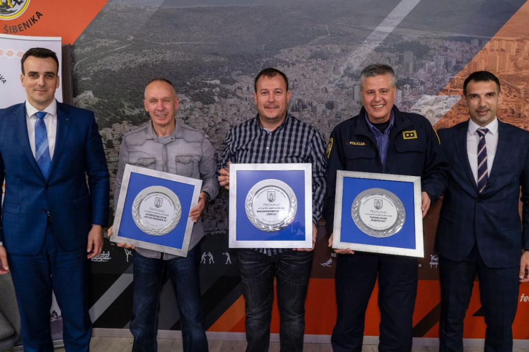 Plivači Kardum i Vukičević najbolji sportaši Šibenika, ekipno slavili nogometaši i košarkašice