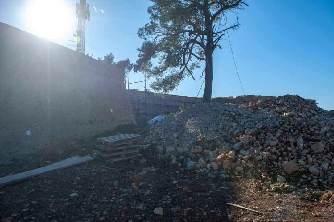 Sv. Ivan izgleda neprepoznatljivo, zgrada koja je niknula bit će zakamuflirana: 'Tvrđavu svečano otvaramo na Dan grada'         
