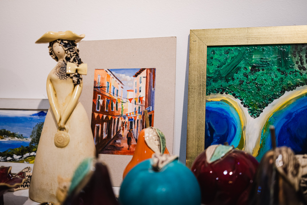 Proljeće u Galeriji Juraj Dalmatinac donosi popust na šarene umjetnine morskih motiva!