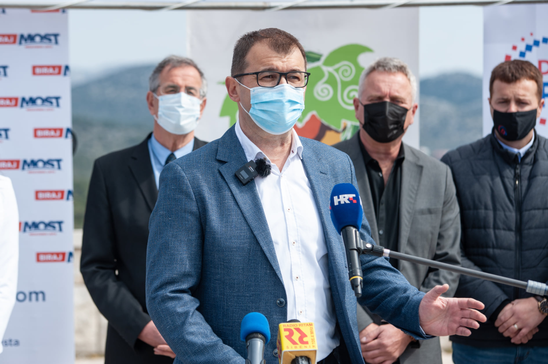 Most i Domovinski pokret na šibenskom mostu predstavili kandidate za župana i gradonačelnika  