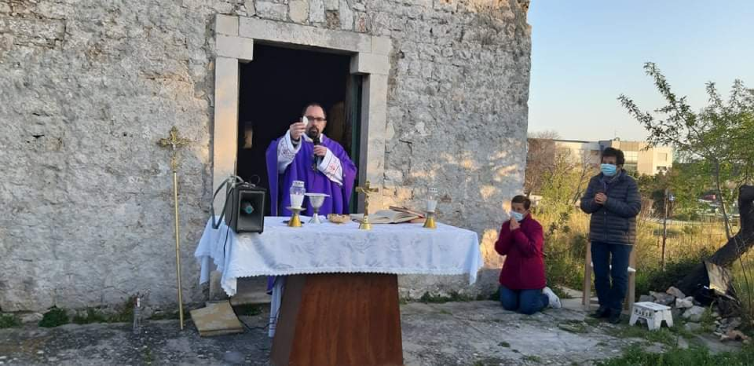 Na Vidicima održan Križni put od crkve sv. Petra do crkve sv. Mare