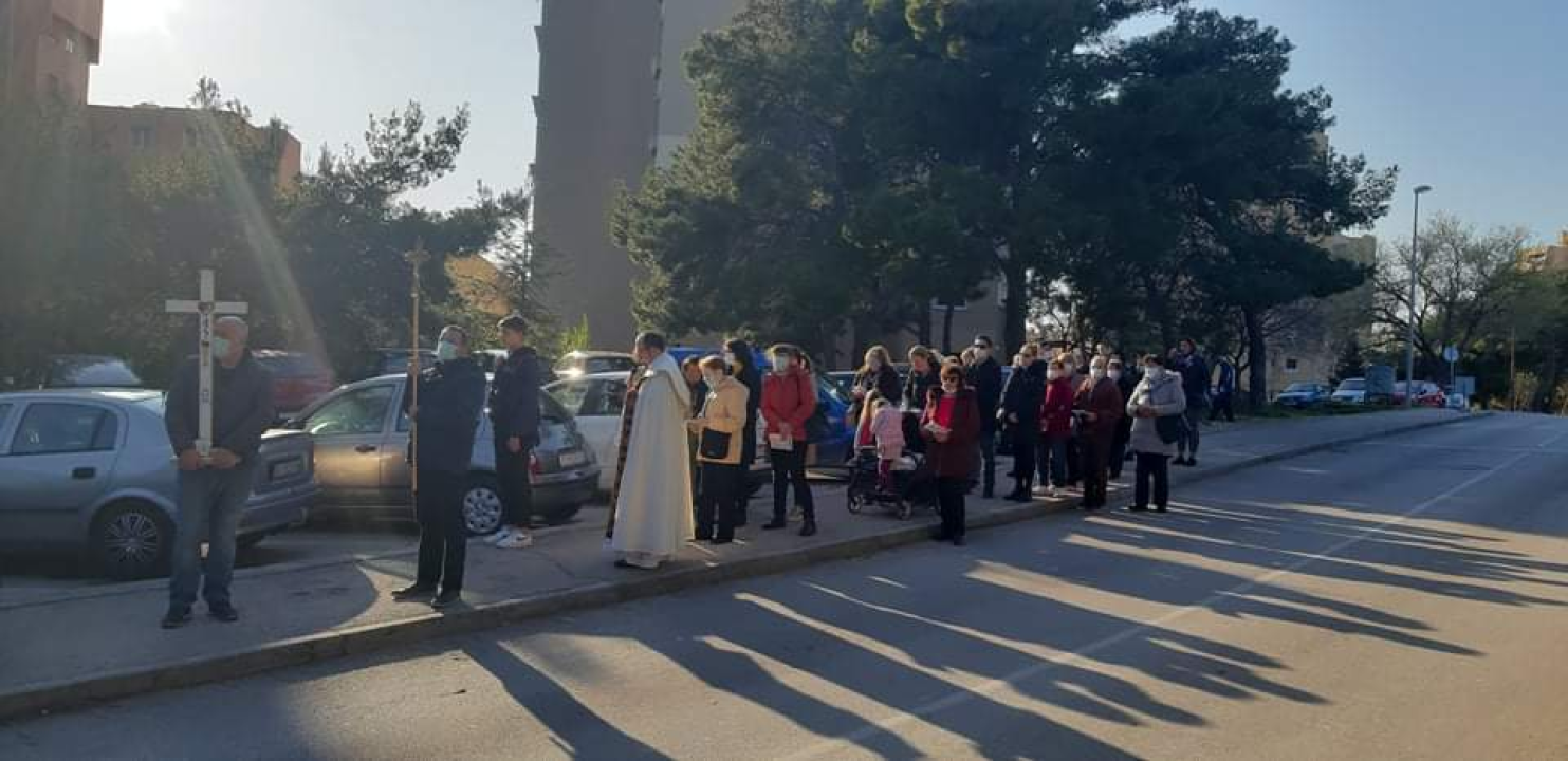 Na Vidicima održan Križni put od crkve sv. Petra do crkve sv. Mare