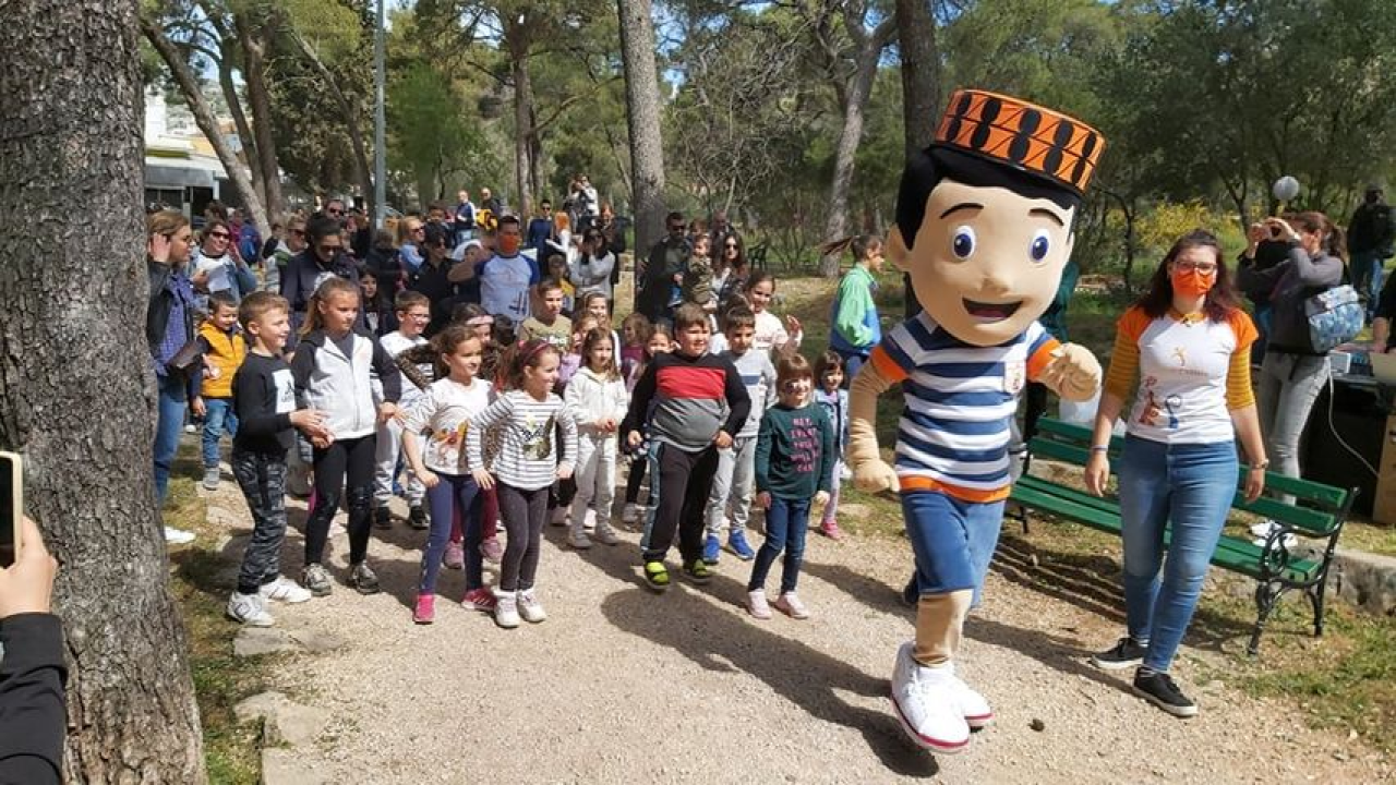 Veselo subotnje jutro: Šibenska maskota dječak Paško zabavljao mališane na Šubićevcu