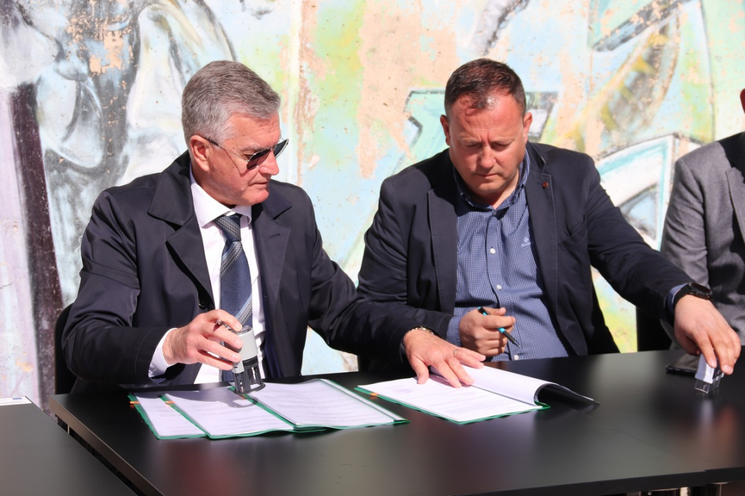 Potpisan ugovor na Vidicima: Konačno došlo na red probijanje slijepe ulice kod osnovne škole