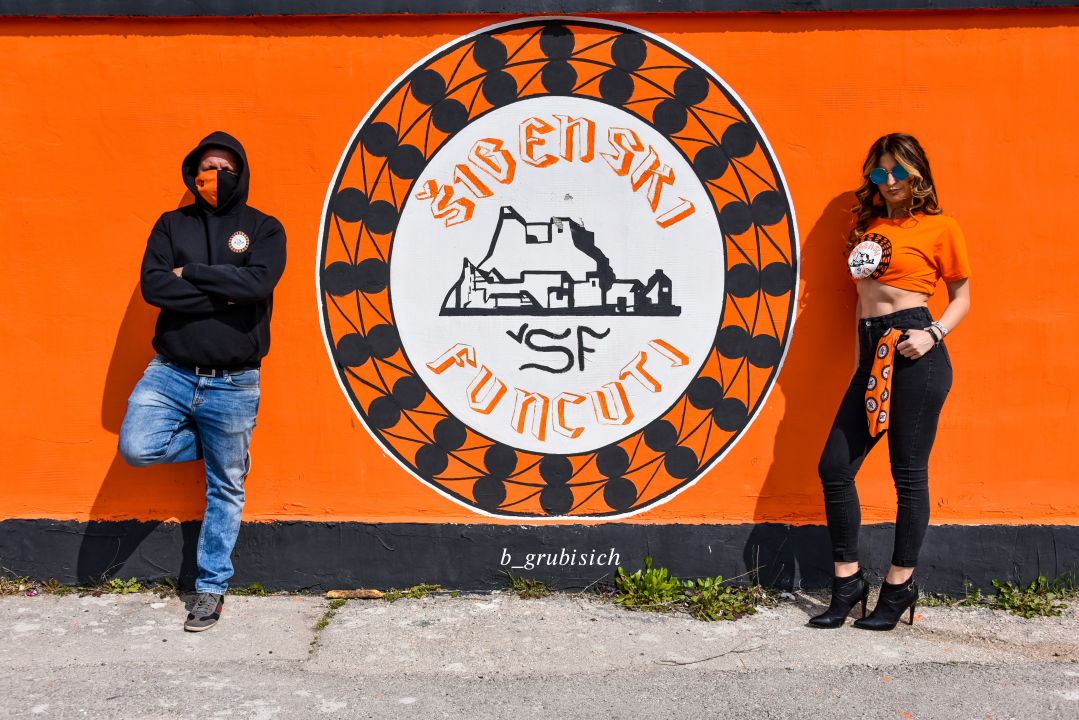 Vatrena navijačica Božena Bajalica finalistica ‘Online Miss Croatia’: Kako je okupila Funcute i nogometaše Šibenika, pogledajte večeras