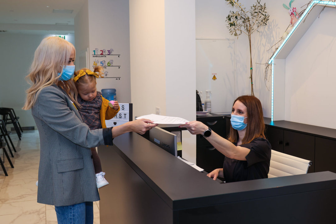 Antonija Mišura Sandrić s kćerkicom posjetila dječju Polikliniku Vrdoljak u Zadru!