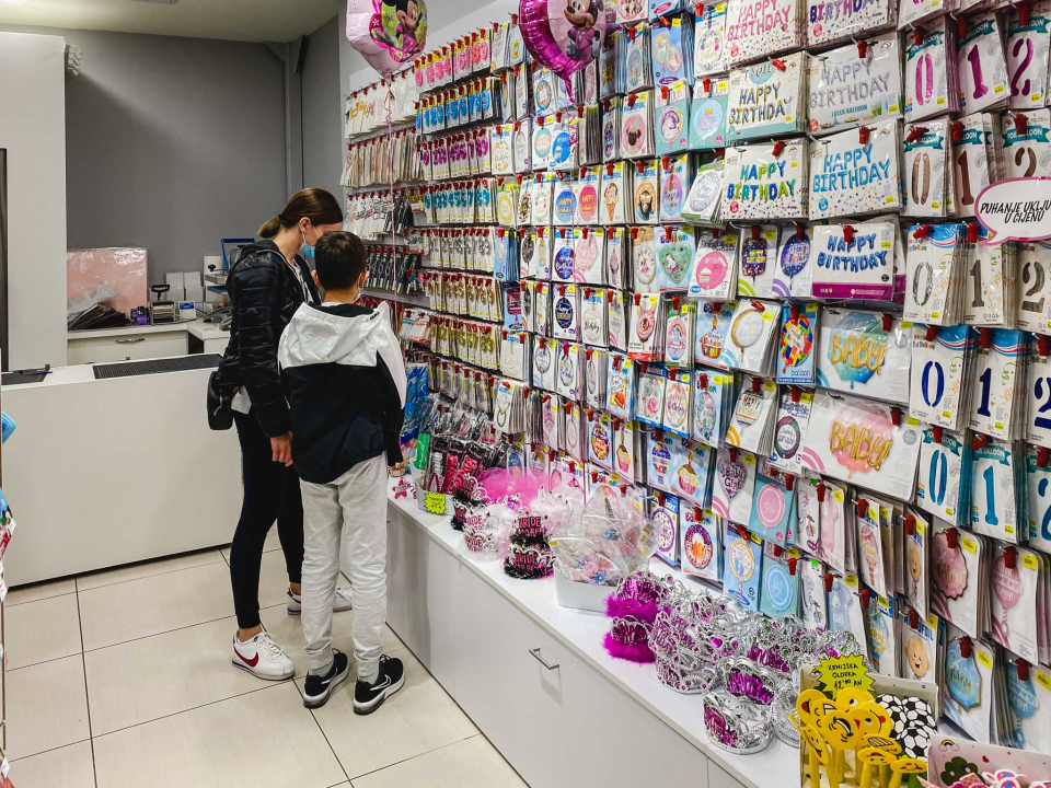 Smile T-shirt &amp; party store nudi personalizirane poklone i dekoracije za zabavu po super cijenama! 