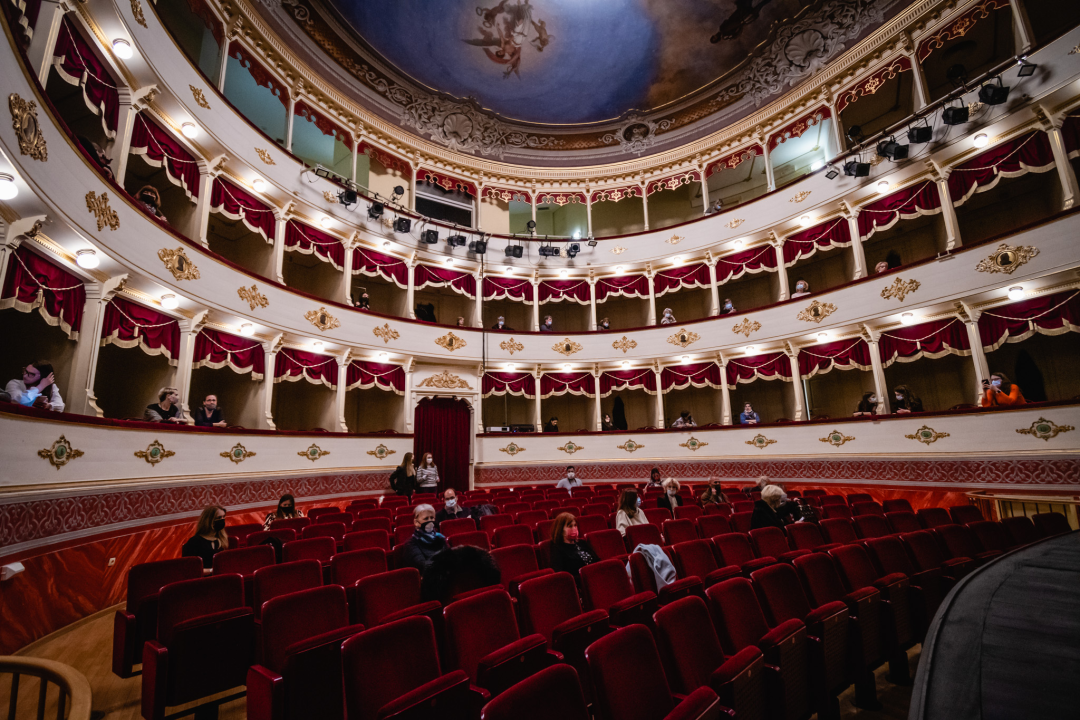 Ecija Ojdanić Šibenčane odvela u ‘Vla-Vla-Vlajland’ i nasmijala ih do suza! 