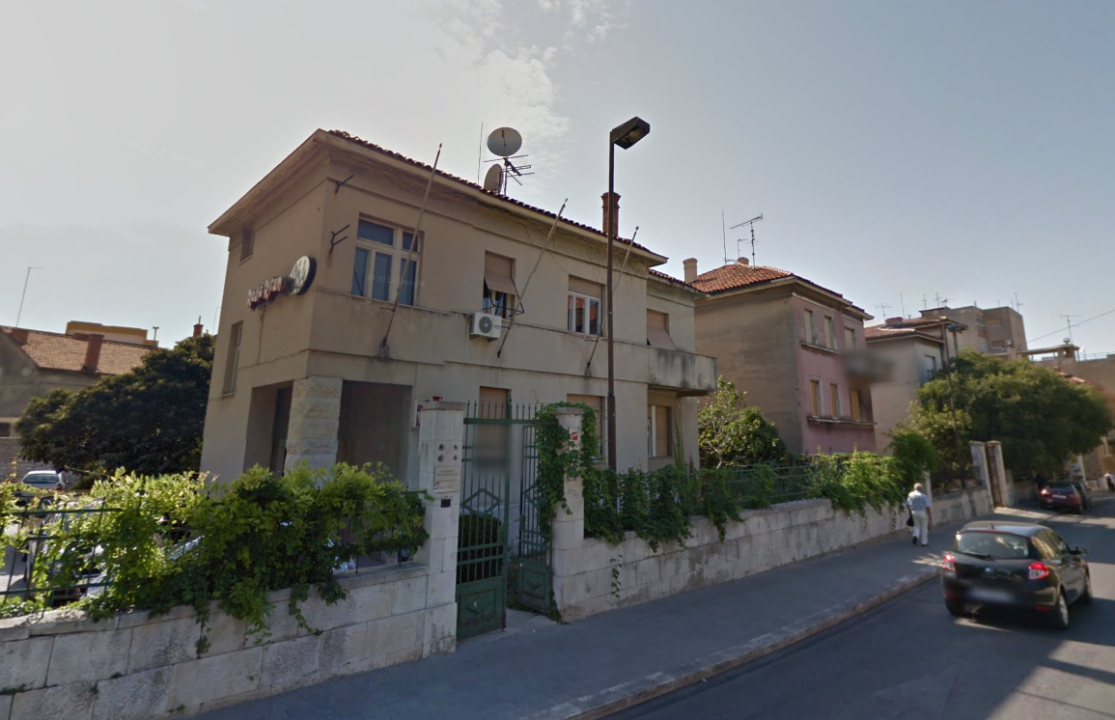 Policija potvrdila da je naprava ostavljena na zidu kod središta SDP-a 'zvončić': Pirotehničari ga deaktivirali bez posljedica