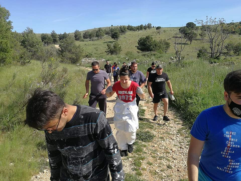 Sramotna količina smeća uklonjena iz prirode kod Jadrtovca, čistilo tridesetak ljudi: Nova akcija već u nedjelju