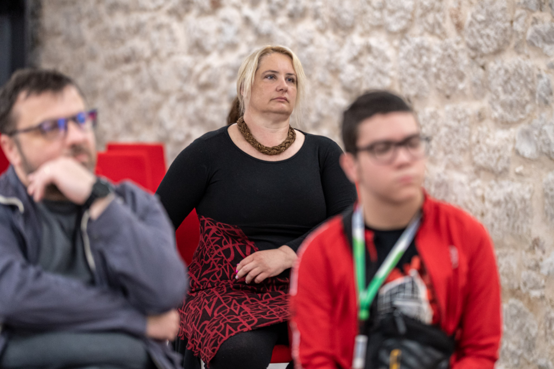 Održano prvo predavanje inkluzivnog vertikalnog plesa u sklopu platforme 'Tamna strana mjeseca'